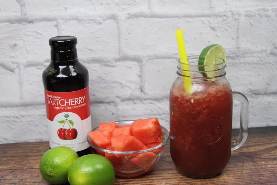 TahitiTrader's tweet photo. FREE RECIPE FRIDAY 🍉

Noni Watermelon Lime Slushy

Ingredients:
for 2 servings

• 1 cup watermelon, cubed
• 1 lime, juiced
• ½ cup water
• 2 cups ice
• 2 oz Tahiti Trader Noni Juice

Enjoy!

https://t.co/HPIjJdTOMK https://t.co/4dEYGTukyg