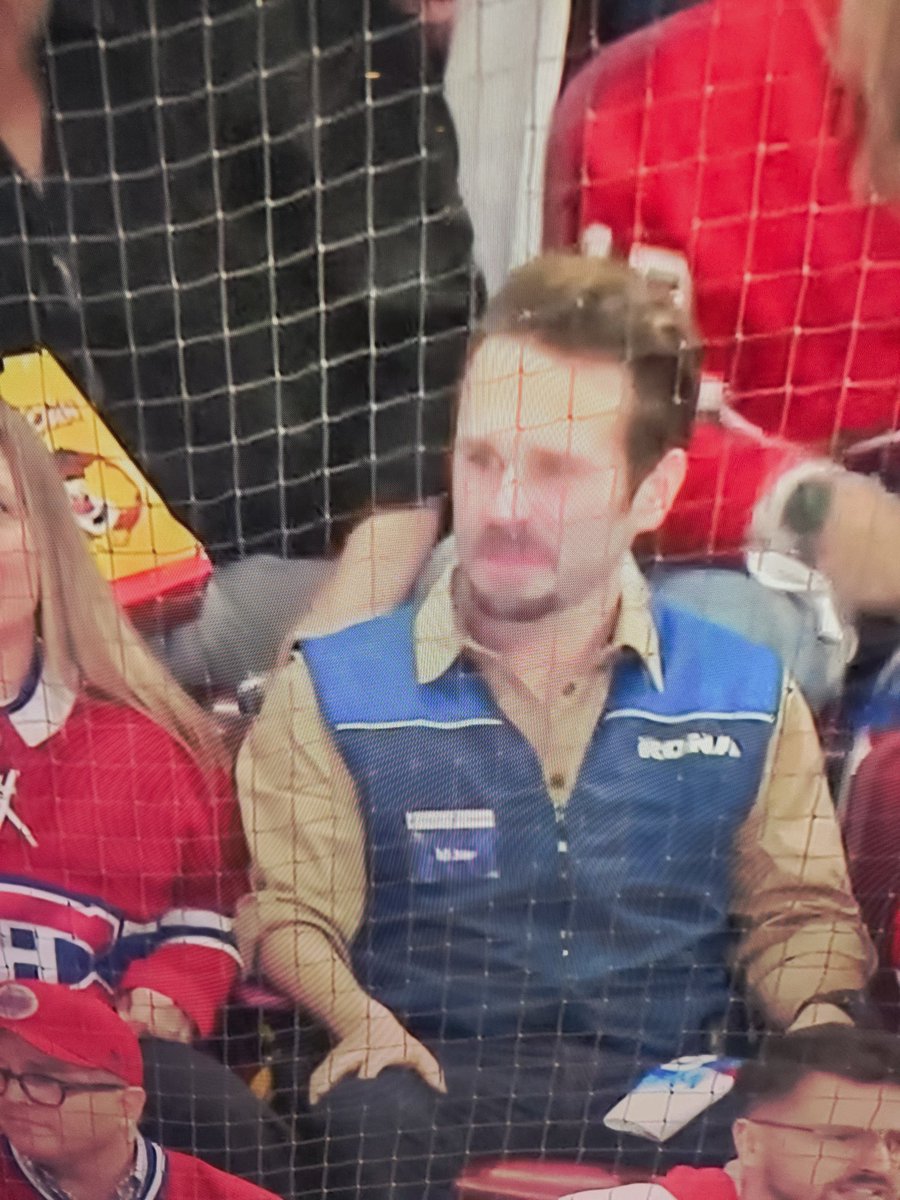 MIKE CHEZ RONA EST LÀ