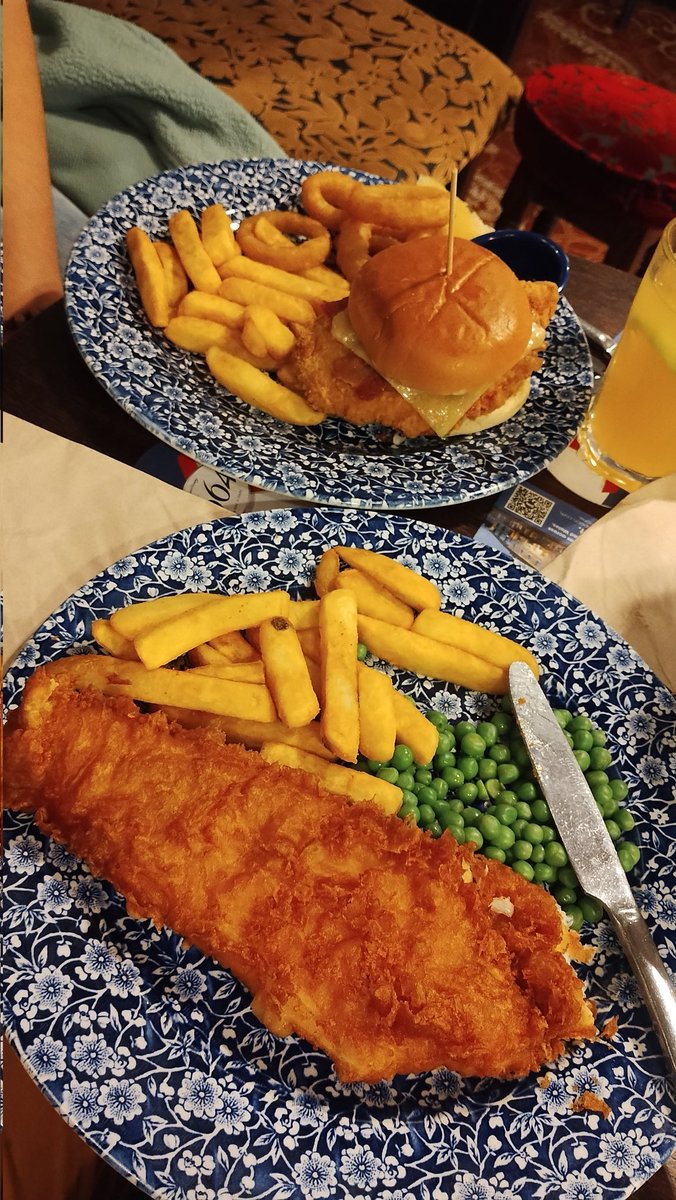 hampshirebus's tweet image. #Wetherspoons for Friday food