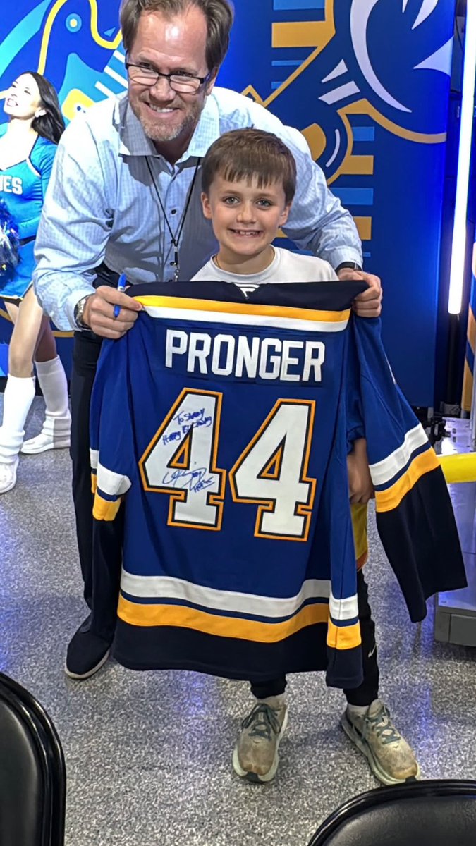 chrispronger's tweet image. Got to make this little guys day yesterday at the game. Everyone wish Sammy happy birthday! Got a signed jersey off my back after revving up the crowd prior to the game. Loved seeing the smile on his face as I told him he could have my jersey! Brought home a win too my friend 👏🏻