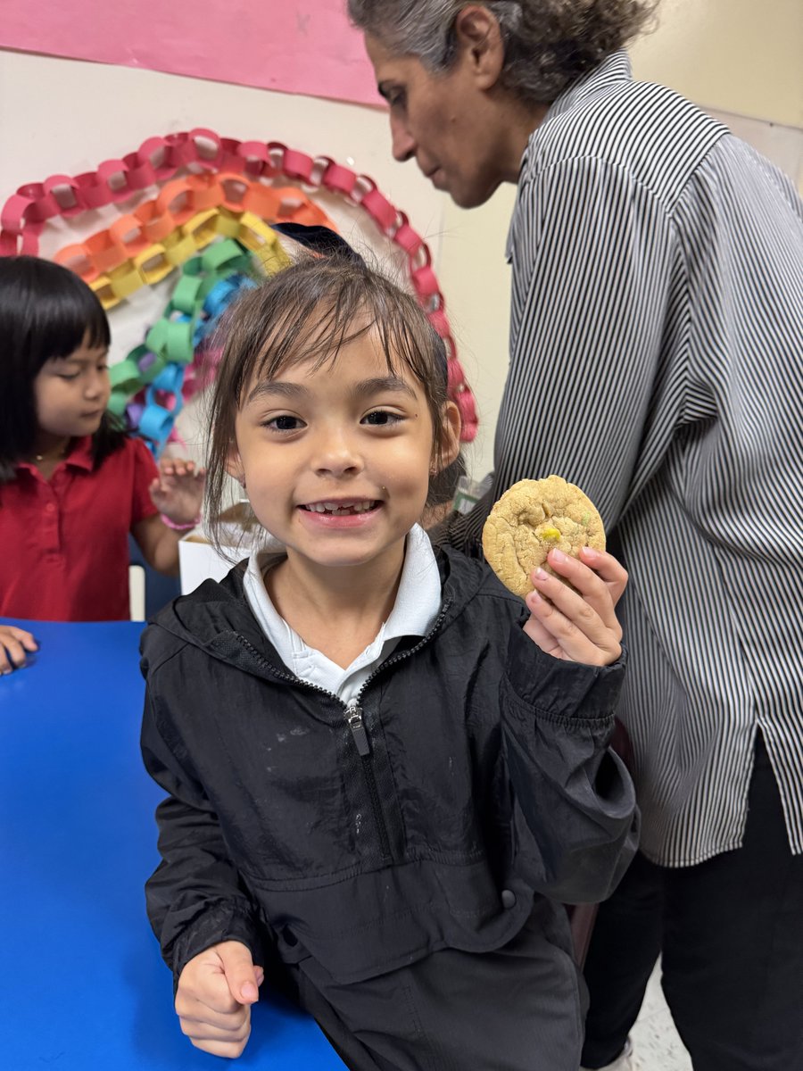 It’s Friday—you deserve a treat! 🍪💛
Order @TiffsTreats using code HEARTHOUSE to treat yourself!