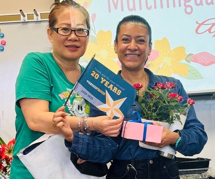 π΅π· Fernando Maldonado Vaillant (@fernandoesl) on Twitter photo Today we celebrate Joanne Kim & <a href="/YosetAltamirano/">Yoset Altamirano</a> for their 20 years of employment <a href="/SBISD/">Spring Branch ISD</a> <a href="/SBISDML/">Multilingual Department - Spring Branch ISD</a> To many more :) Today we celebrate Joanne Kim & <a href="/YosetAltamirano/">Yoset Altamirano</a> for their 20 years of employment <a href="/SBISD/">Spring Branch ISD</a> <a href="/SBISDML/">Multilingual Department - Spring Branch ISD</a> To many more :)