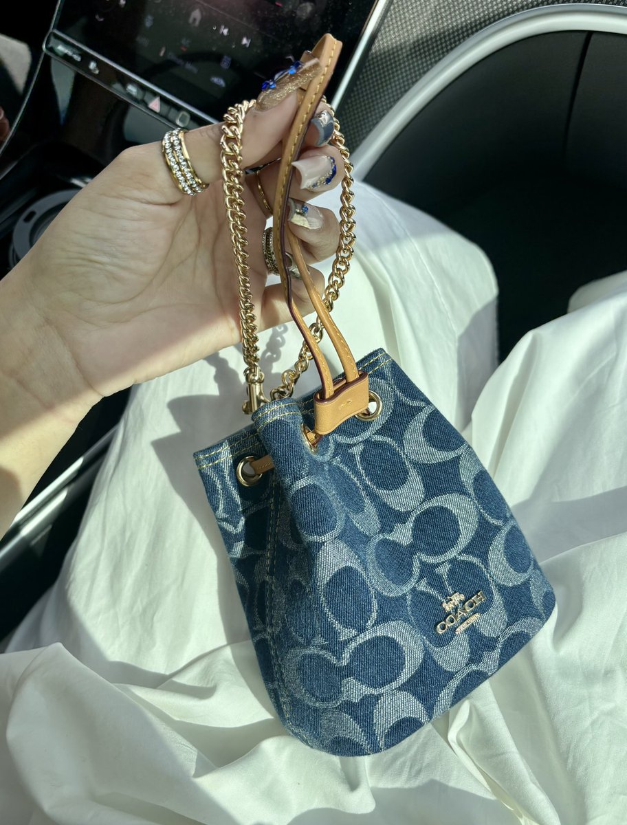 Coco Lilly tweet media