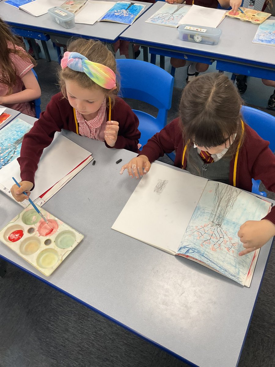 PDA_Y1's tweet image. Creating our Spring art piece using oil pastels and paint. Great job Year 1! #pdaart 🌸