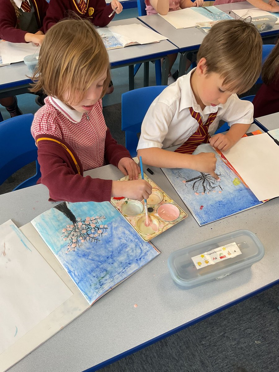 PDA_Y1's tweet image. Creating our Spring art piece using oil pastels and paint. Great job Year 1! #pdaart 🌸