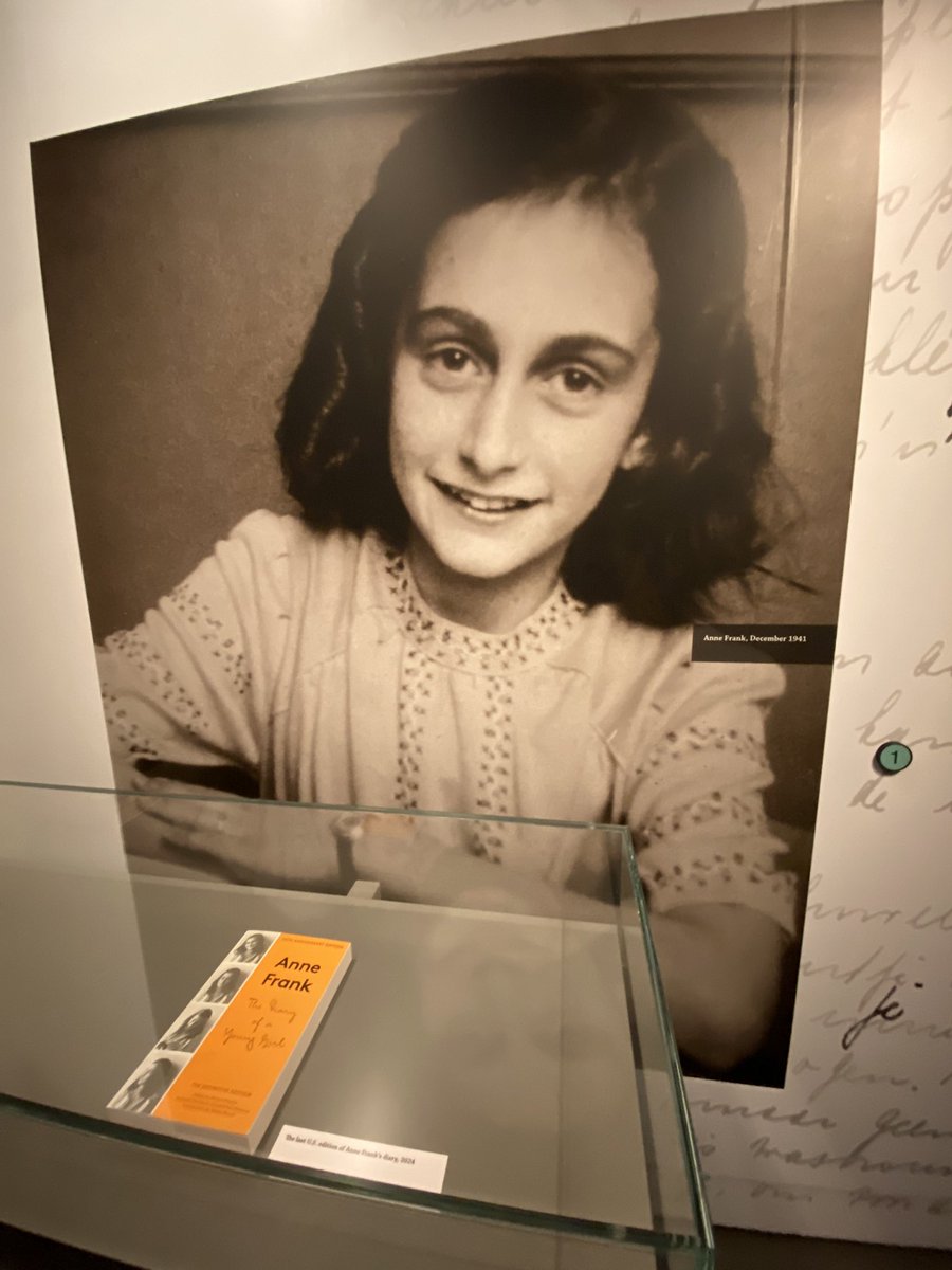 KathleenLevey's tweet image. Visit ‘Anne Frank The Exhibition’ thru Oct. 31st: ‘Anne Frank at the Center for Jewish History: One Visitor’s View’: kathleenhelenlevey.com #annefrank #worldbookday #fridayreads #nj #usa #yomhashoah #books #newyork #travel