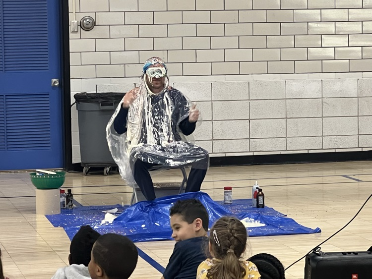 OEhappenings's tweet photo. We had a lot of fun at our PBIS Assemblies today! Students finally got to turn Mr. Gruber and Mr. Wood into a human sundae for raising over 12,000$ during our BoosterAthon. You earned it! Congrats to our "Golden Paw" Ms. Coffey, OE 💜s you! #joyfullearningcommunity #weareWINdsor https://t.co/XQTTHD2Azg
