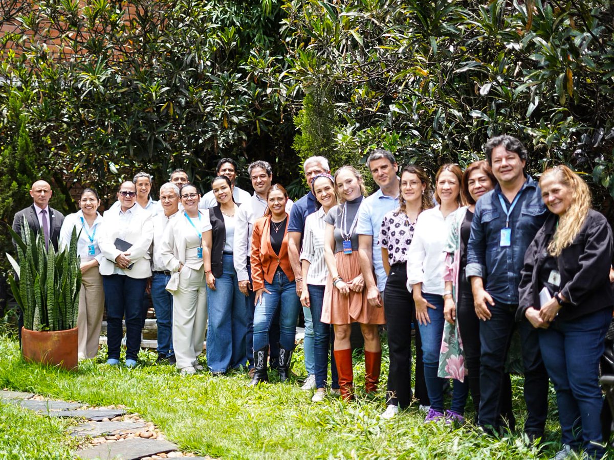 AcnurColombia's tweet photo. 📍Desde #Antioquia, reafirmamos nuestro compromiso con la paz, el desarrollo y los #DerechosHumanos.

🤝 Junto a @GobAntioquia y algunas dependencias del Sistema de #NacionesUnidas, seguimos fortaleciendo la articulación para una respuesta más efectiva en el territorio. https://t.co/8WgUkYiB3V