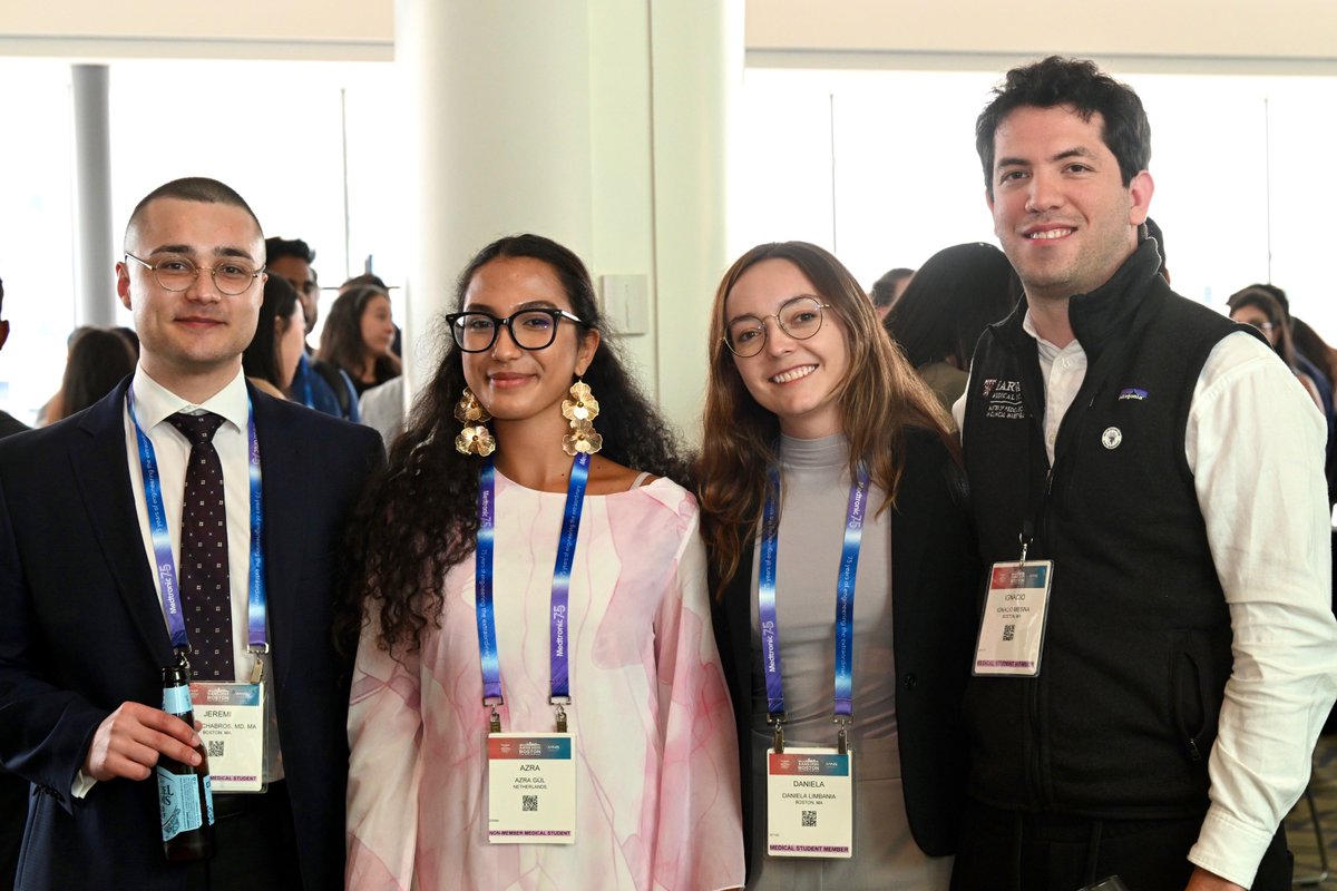 youngneuros's tweet image. Big moves start with small conversations. E2M neurosurgeons came together after the Osler Lecture for an evening of connections, mentorship and good vibes—hosted by the E2M Committee and @councilsns. #AANS2025