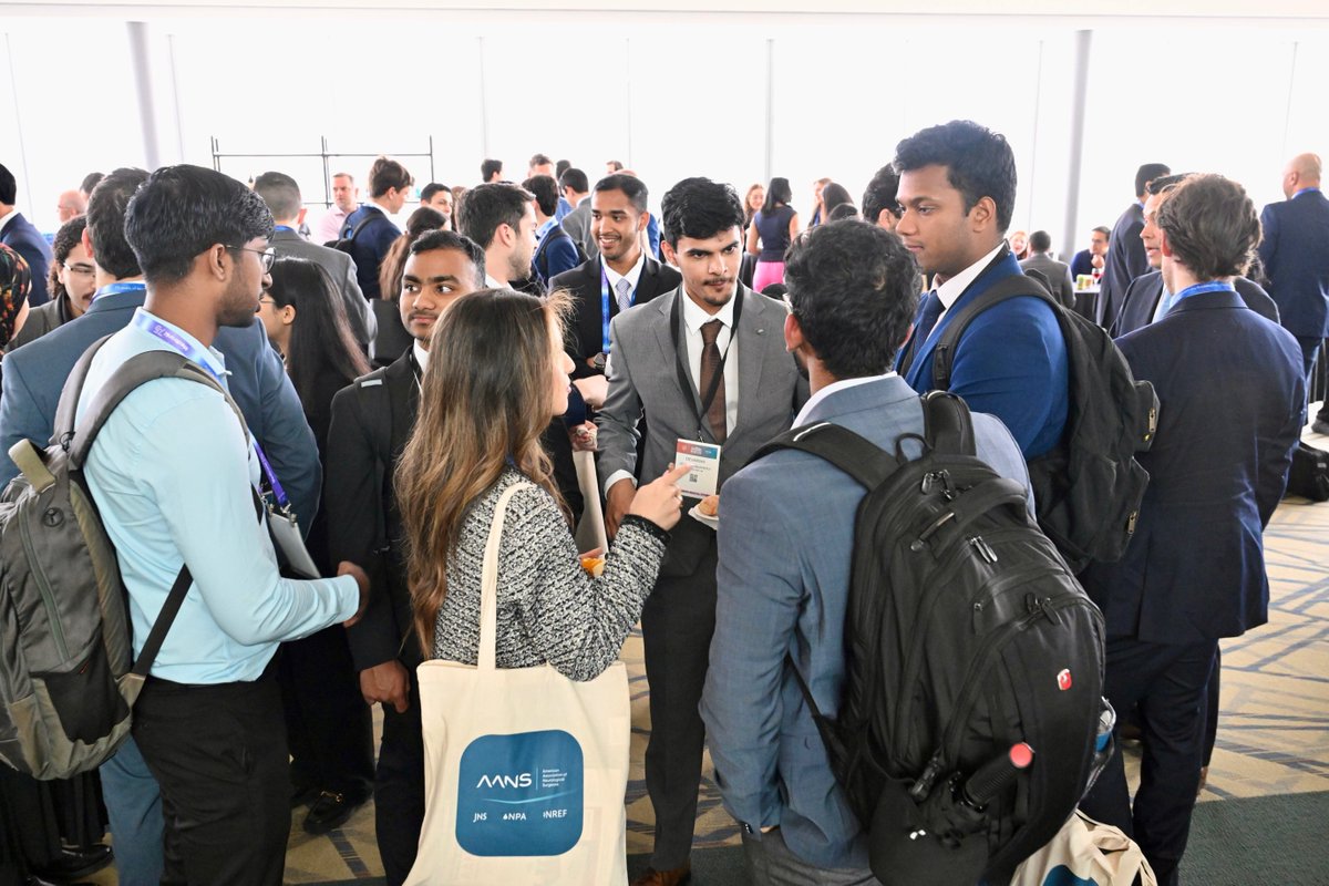 youngneuros's tweet image. Big moves start with small conversations. E2M neurosurgeons came together after the Osler Lecture for an evening of connections, mentorship and good vibes—hosted by the E2M Committee and @councilsns. #AANS2025