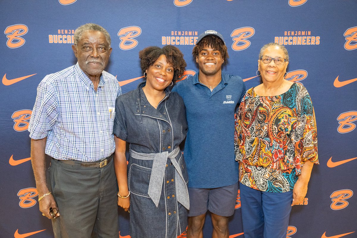 Mike Winfield (@mikewinfield_7) on Twitter photo Officially put the pen to paper today! Go ospreys!! <a href="/EraPrep/">New Era Prep</a> <a href="/pbpsports/">PB Post Sports</a> <a href="/pbphighschools/">Post on High Schools</a> <a href="/OspreyXCTF/">UNF XC / Track & Field</a> <a href="/UNFOspreys/">UNF Athletics</a> <a href="/CoachBSaun/">Barrett Saunders</a> <a href="/Coach_B_TF/">Coach Sinclair | Head Coach - Benjamin School XC</a> <a href="/annamal_11/">Coach Anna</a> <a href="/EvanderWells/">Evander Wells</a> <a href="/MikeCunningham/">I ❤️ T&F Coaches!</a> Officially put the pen to paper today! Go ospreys!! <a href="/EraPrep/">New Era Prep</a> <a href="/pbpsports/">PB Post Sports</a> <a href="/pbphighschools/">Post on High Schools</a> <a href="/OspreyXCTF/">UNF XC / Track & Field</a> <a href="/UNFOspreys/">UNF Athletics</a> <a href="/CoachBSaun/">Barrett Saunders</a> <a href="/Coach_B_TF/">Coach Sinclair | Head Coach - Benjamin School XC</a> <a href="/annamal_11/">Coach Anna</a> <a href="/EvanderWells/">Evander Wells</a> <a href="/MikeCunningham/">I ❤️ T&F Coaches!</a>