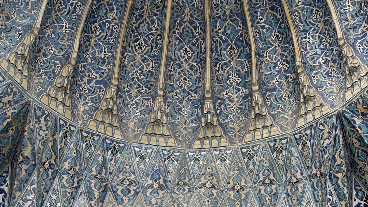 bir ömür seninle yaşamak cilalar kalbimi,
parıldar zamanla dönüşür Turkuaz çini.