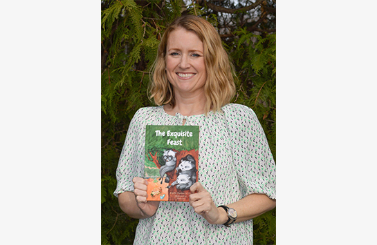Jenelle Harden, LCSW, MSW ’09, has turned her battles with raccoons during family vacations into a new children’s storybook, “The Exquisite Feast.” This is the first book published by the Lane Tech College Prep social worker. bit.ly/42NVs58