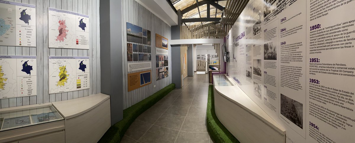 PlataformaUPB's tweet image. #Acontecer | Estudiantes de tercer semestre de #ComunicaciónSocial de la @UPBBGA realizaron una visita a la Organización Femenina Popular en Barrancabermeja, así como un recorrido por los diferentes espacios de memoria repartidos en la ciudad.