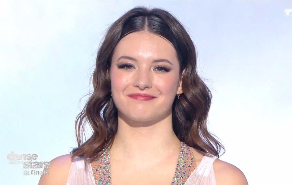 Ce charme et cette prestance !

Elsa Bois 😍

#DALS