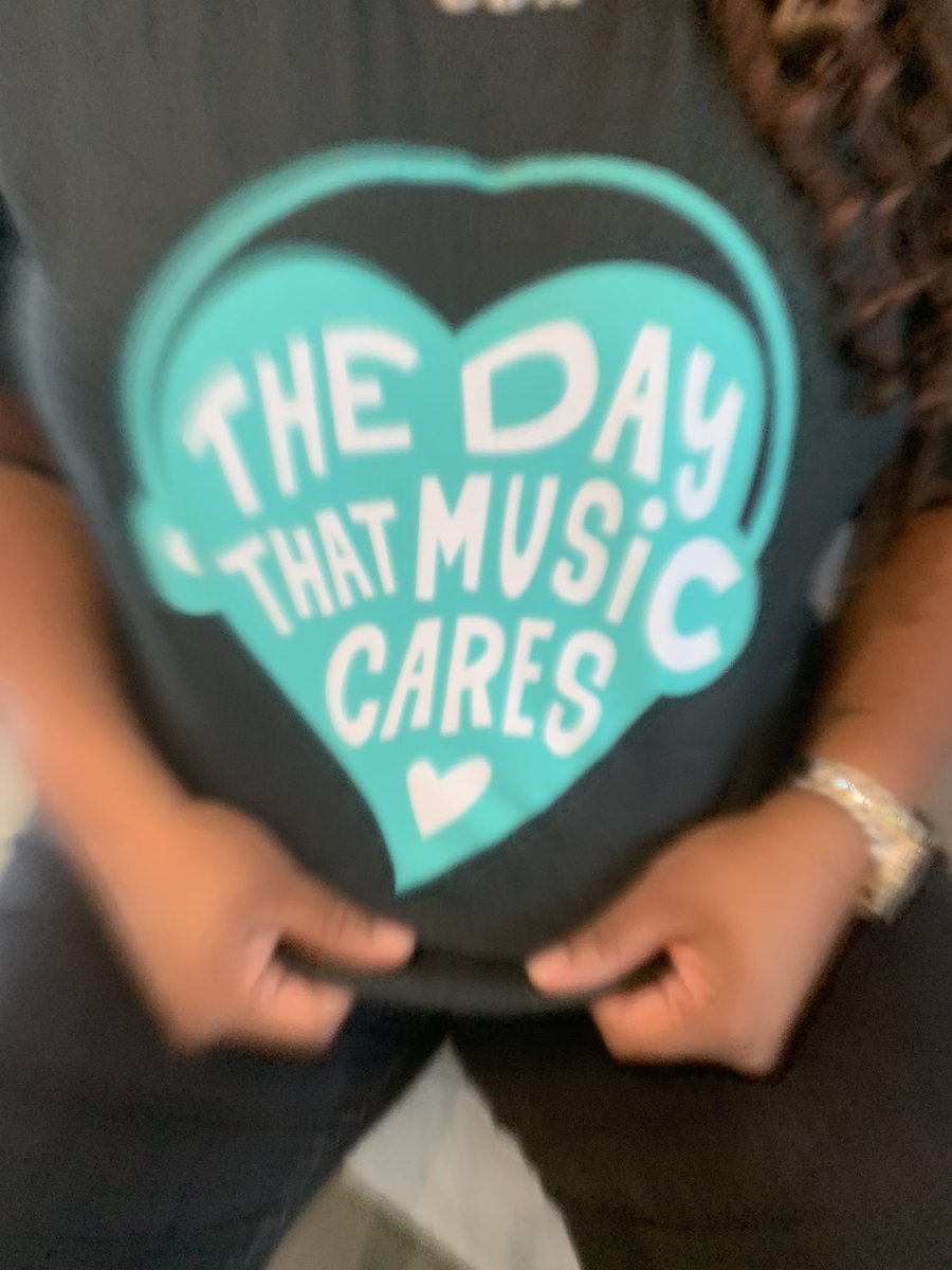 HPDOCAAALIAISON's tweet photo. Music Cares Food Pantry Event at the Sunnyside Multi Service Center. Thanks to Hope City Church, Feed The Hunger Texas and KTSU. @yourhopecity @officialKTSU909 @DetCarr1 @HPOUTX @AapolH https://t.co/UhqGAainH6