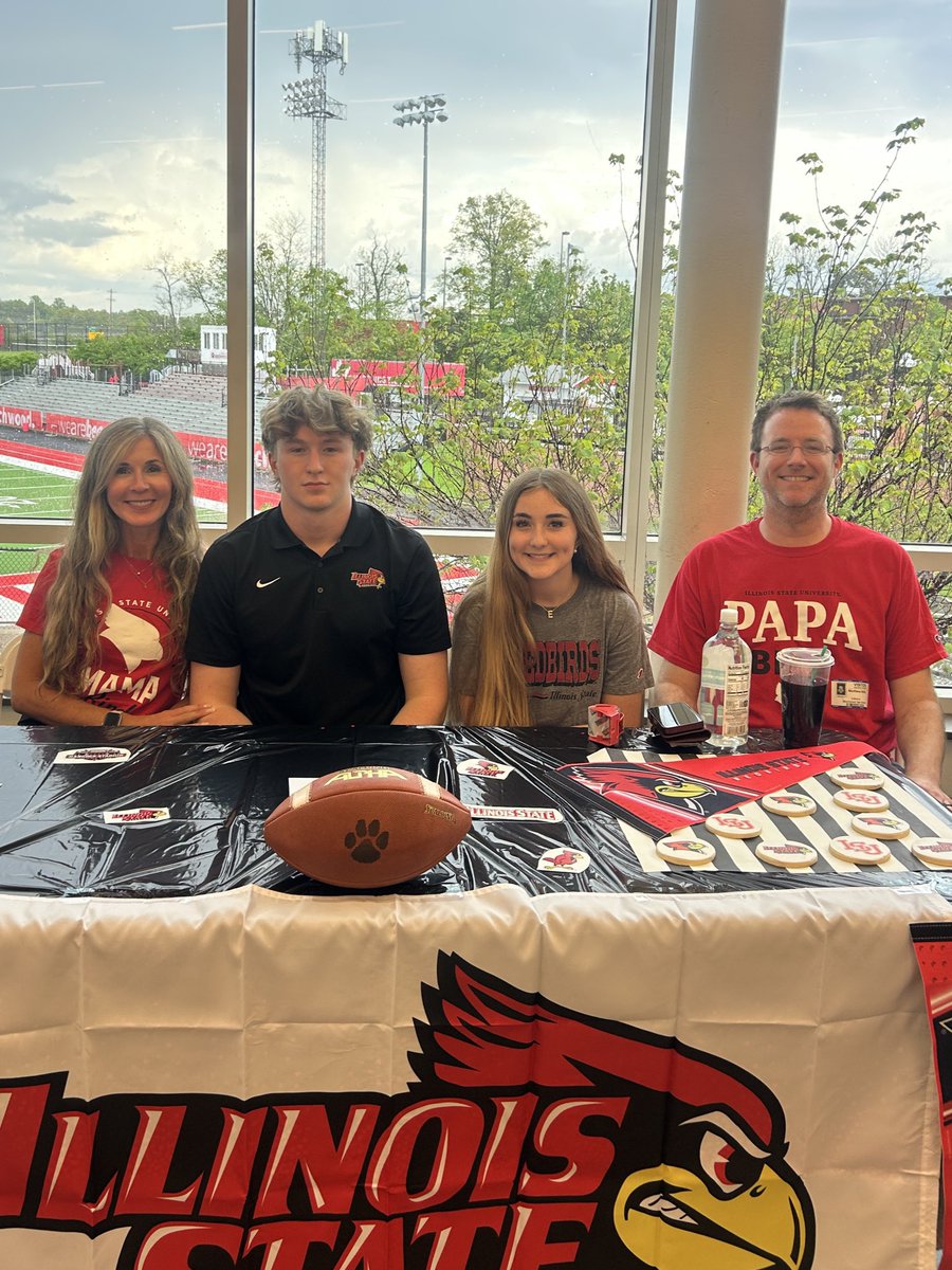 Beechwood Football (@bhstigerfball) on Twitter photo 4 Student-Athletes signed yesterday!
We could not be more proud. Continue to push to be the best in every facet of your lives.
<a href="/ColeHoward45/">Cole Howard</a>
<a href="/mattox_31/">Mattox Kelly</a>
<a href="/ClayHayden7/">Clay Hayden</a>
<a href="/jamescusick28/">james cusick II</a>
Oh and they are all full scholarships 👀
Congrats! 4 Student-Athletes signed yesterday!
We could not be more proud. Continue to push to be the best in every facet of your lives.
<a href="/ColeHoward45/">Cole Howard</a>
<a href="/mattox_31/">Mattox Kelly</a>
<a href="/ClayHayden7/">Clay Hayden</a>
<a href="/jamescusick28/">james cusick II</a>
Oh and they are all full scholarships 👀
Congrats!