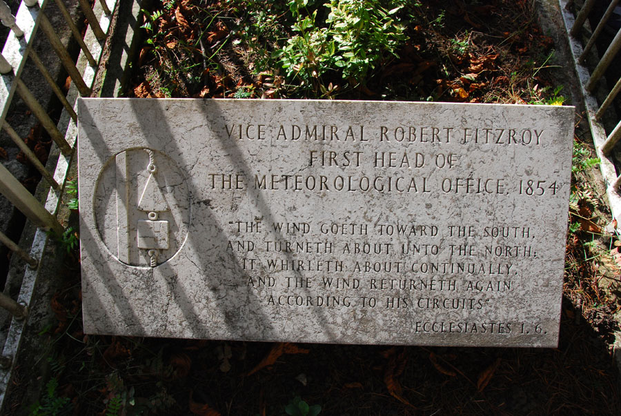 TradeMemorial's tweet image. Huge thanks to Dr Catherine Ross @Weather_1854 for her insight into Vice Admiral Robert Fitzroy (of HMS Beagle and Charles Darwin fame) who was founder of Board of Trade dept that became the @metoffice. History has not been kind to Fitzroy. He died 160 years ago on 30 April 1865