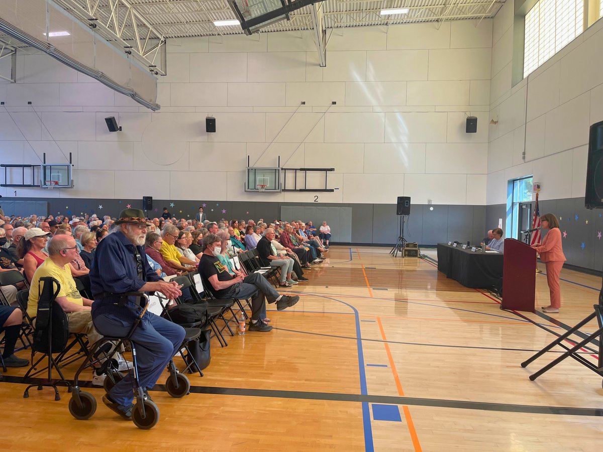 RepSalinas's tweet image. Thank you to everyone who joined me, @repbonamici, &amp;amp; @WhipKClark at our seniors town hall in #Beaverton.

We’re going to keep fighting back against President Trump’s attacks on Social Security, Medicare, and other critical benefits that Oregon seniors have earned and deserve.