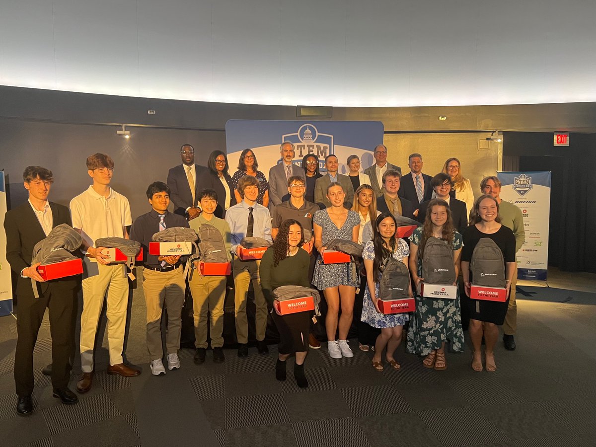 RELEASE: MDHEWD joined the Missouri Chamber of Commerce and Industry earlier today in St. Louis to honor 30 Missouri high school students who were selected for a $1,000 Missouri STEM Signing Day Scholarship. 

Read: buff.ly/8vKVVb1