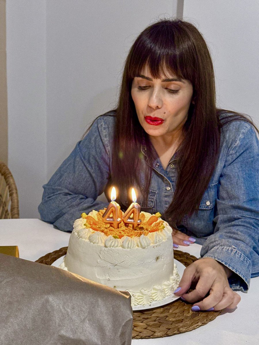 Muchísimas gracias por las felicitaciones y hacer este día tan especial. A por otro año lleno de sueños y aventuras 🩷

#birthday #cumpleaños #cumpliendoaños #cumpliendosueños #familia #amor #tarta #cake #celebration