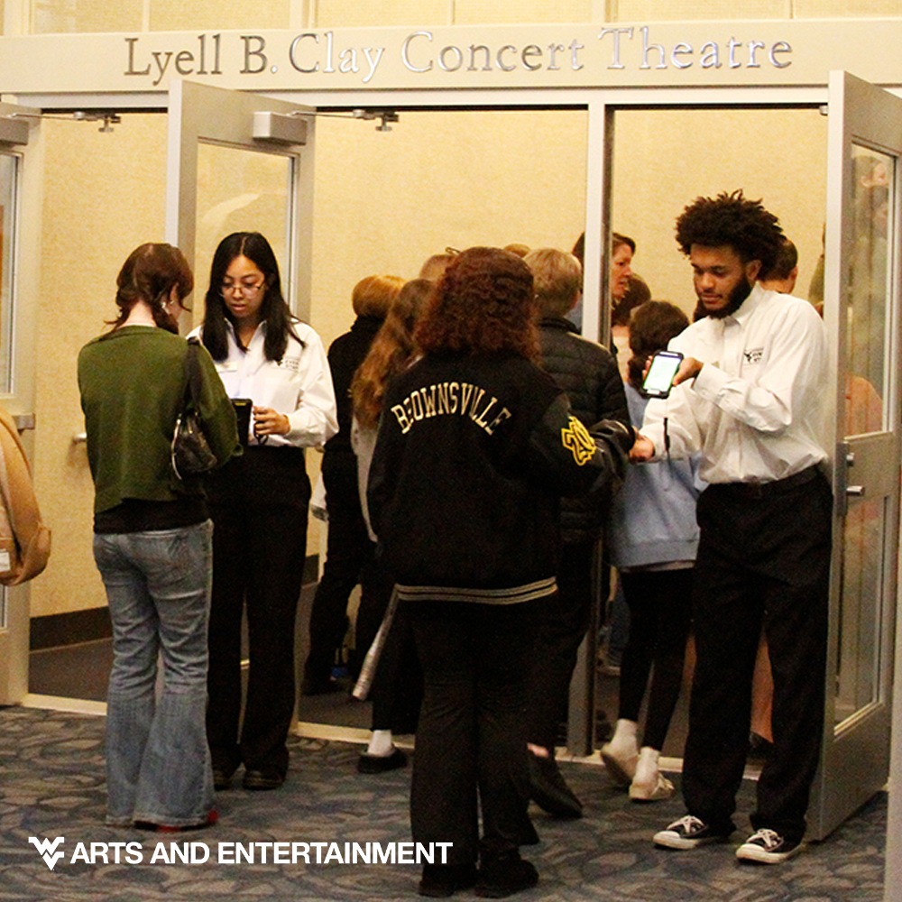 Mountaineers, are you looking for a 💵paid internship for next year? Check out our positions &amp; apply now. Must be a full-time student events.wvu.edu/intern-positio…