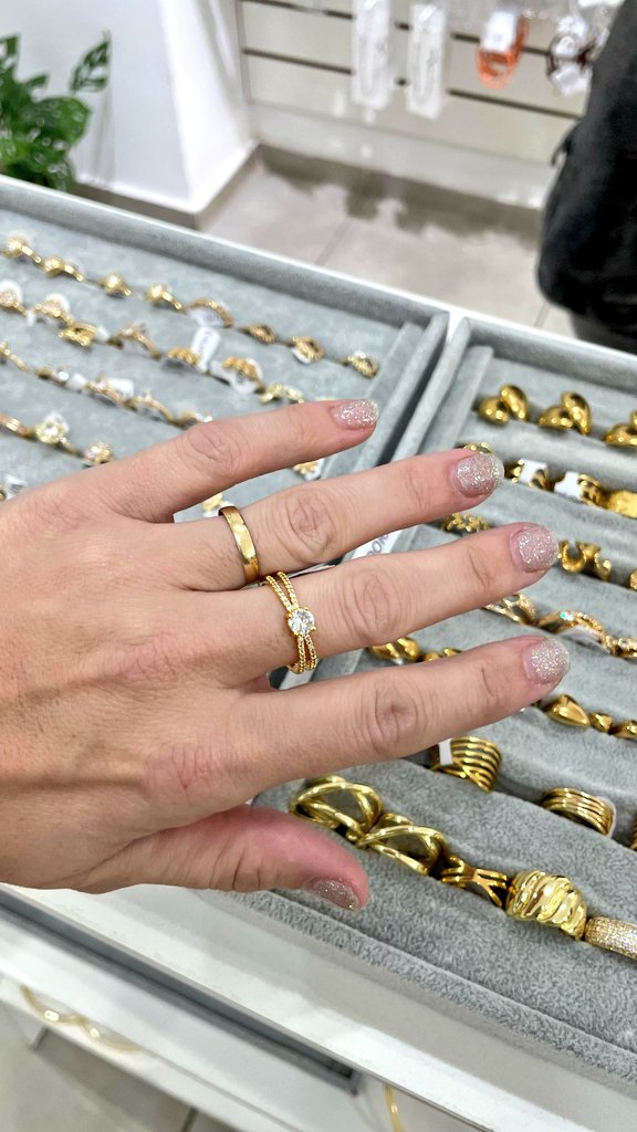 PreciosRosario2's tweet photo. 👉🏻 Fuimos a conocer el local de VJ Joyas
👉🏻 Inauguró hace algunas semanas
📍 9 de Julio 1569

💰 Desde $1.450 el par de aritos
💰 Desde $5.200 anillos de acero quirúrgico 

👉🏻 Además 20% off pagando en efectivo
👉🏻 Y 10% EXTRA mostrando este tweet

#FotoTestigo 📸
