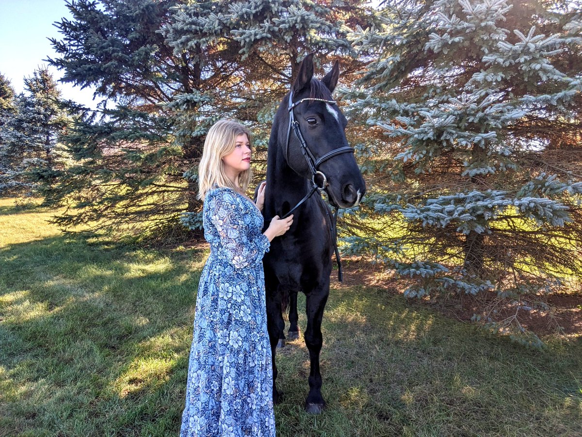 BierdemanT1859's tweet photo. Man oh MAN. What I'd do to have his ears forward in the first photo. Alas, we got it in the second!
#ugc #UGCcreator #ugcexample #lifestyle #equestrian #bridle #equestrianniche https://t.co/ClIqXoxhce