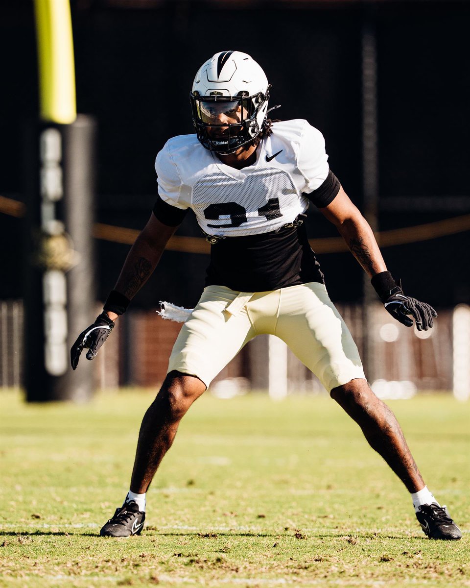 Ced🎭🥷🏽 (@cedrick_hawkins) on Twitter photo 🗣️ 🗣️