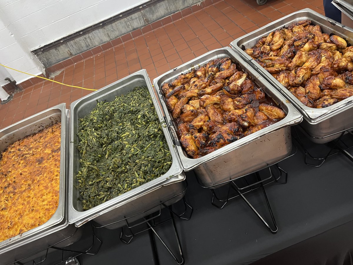 DPSCS is proud to celebrate the first IN2WORK graduation at MTC with 7 new graduates completing the program run by Aramark!🥘🍝
The graduates obtained certifications in food service management, kitchen basics, ServSafe, and recognition of the program completion by Aramark.👨‍🍳🎊