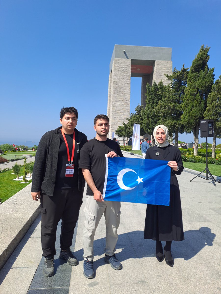 Doğu Türkistan'da soydaşlarımız soykırıma uğruyor. Her gün bir umut söndürülüyor. Sessiz kalmak, suça ortak olmaktır. Biz susarsak, insanlık susar. Doğu Türkistan yalnız değildir. Sayın bakanımıza teşekkür ederiz. 
<a href="/SafaKocoglu/">Doç. Dr. Safa KOÇOĞLU</a>
#DoguTürkistan 
#uygursoykırımı
#AynıRuhlaÇanakkale