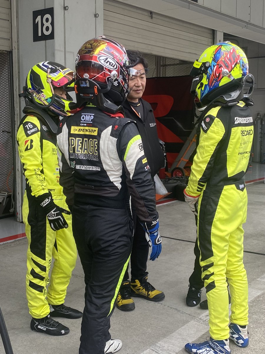 PROGRESSRacing7's tweet photo. おはようございます☀
スーパー耐久シリーズ rd.2 鈴鹿戦

11:30〜 ピットウォーク
14:00〜 予選

ぜひ、18ピット#76 PROGRESS 高砂ロードスターを応援してください🏁

#スーパー耐久
#PROGRESSEACING https://t.co/Tki9fLPsCz