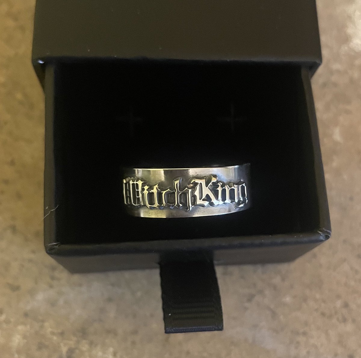 jazmyne_lee14's tweet photo. Gave Jamie a customized ring with “Witch King” on it as a gift for his sobriety &amp; where he gave his speech, telling him how proud I am of him 🥹🖤 “You’re such a doll always giving me things, Thank you 🥺🥹” He wore it immediately on his thumb 🥰🫶 #Jamiebower https://t.co/YIolQ29eMX