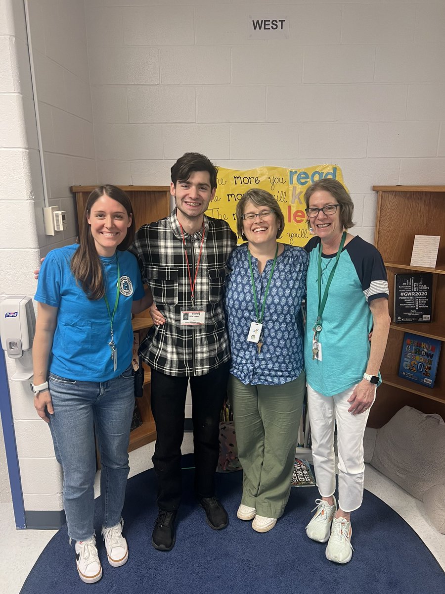 Today a <a href="/WindsorWildcats/">WindsorWildcats</a> alum came to talk to fifth graders about middle school, high school and going to college! Thank you for visiting and sharing your wisdom!! #d25itspersonal <a href="/ahsd25/">ArlingtonHeightsSD25</a>