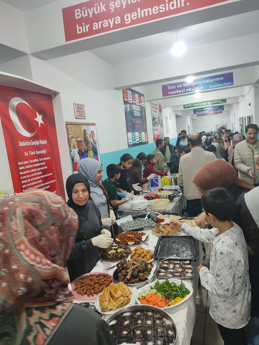 yesildalli21's tweet photo. Gazzeli çocuklar yararına okulumuzda yapılan kermesimizde emeği geçen tüm öğretmenlerimize, velilerimize ve öğrencilerimize teşekkür ediyoruz.
@Diyarbakirmem 
@BaglarKaymakam 
@BaglarMEM21 https://t.co/WTBomPXAcA