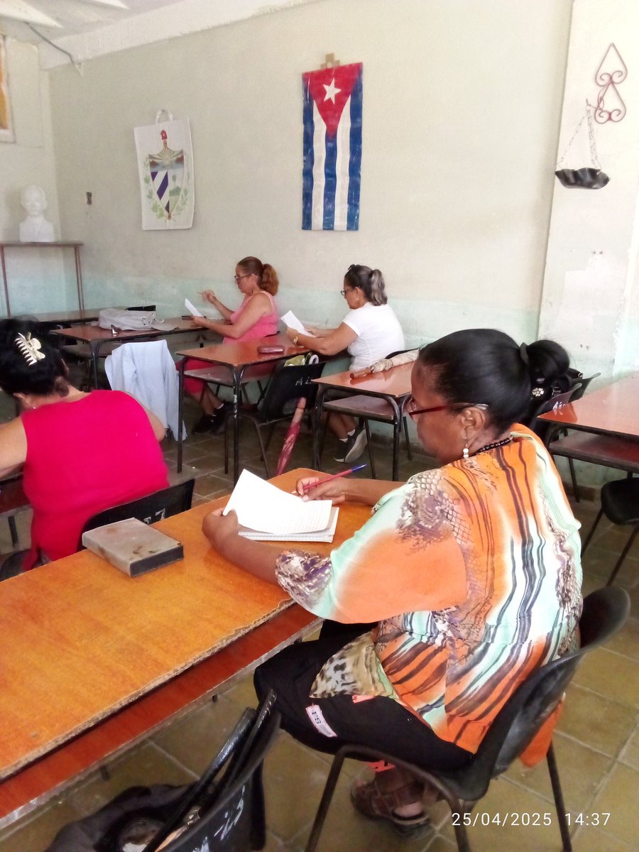 RoqueArang98112's tweet photo. " Se realiza proceso evaluativo en la escuela de idiomas de Nuevitas " 
#educadoresnueviteros
#EducadoresCamagueyanos
#CubaMined
#LaPrimeraInfanciaSiImporta
#programaeducatuhijo
#primerainfanciafeliz https://t.co/Lxcz7jLES1