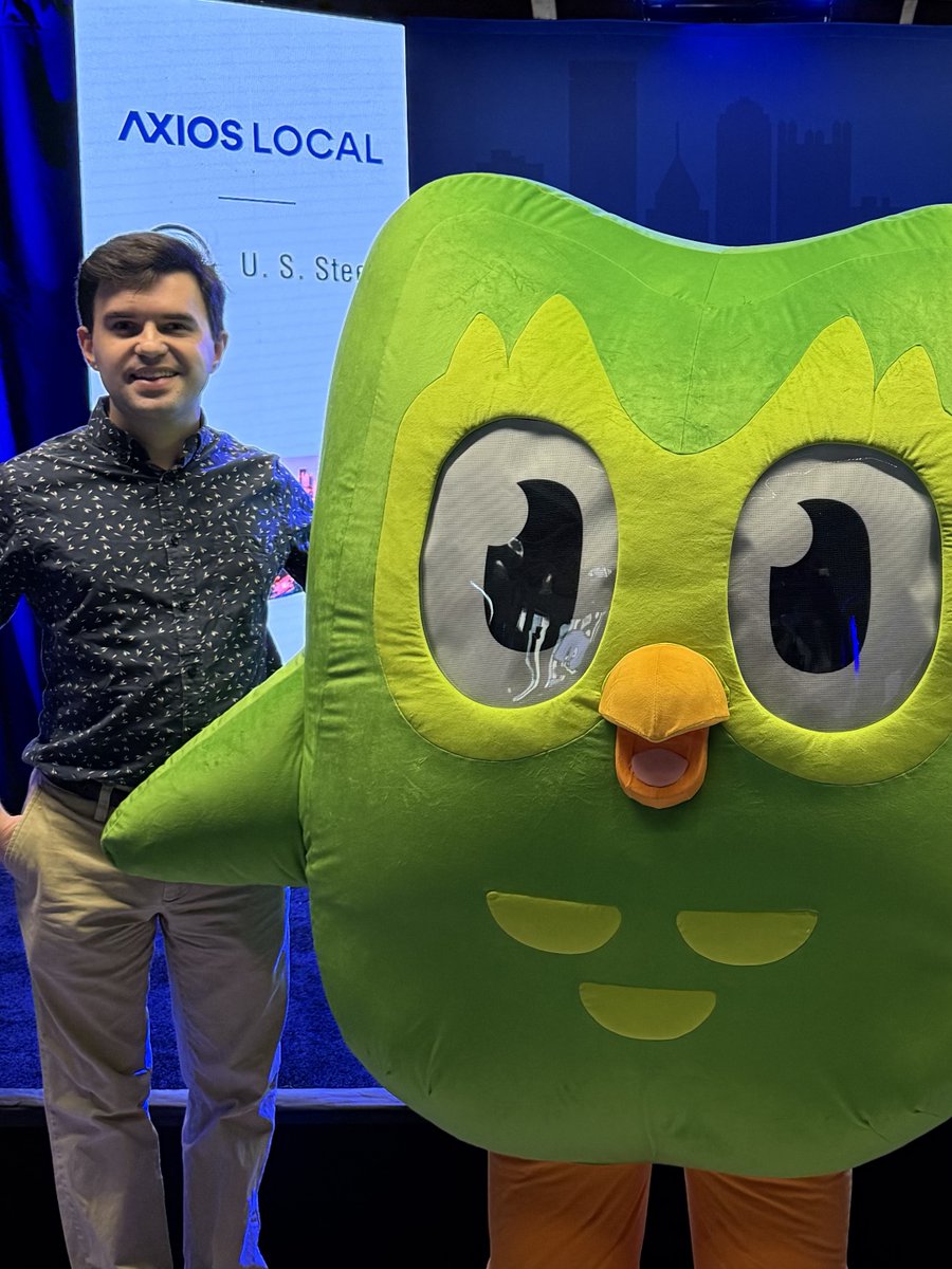 _AllenWarren_'s tweet photo. I met Duo the owl earlier this month, and he told me you need to do your Chinese lesson. https://t.co/95HiH1JcM8