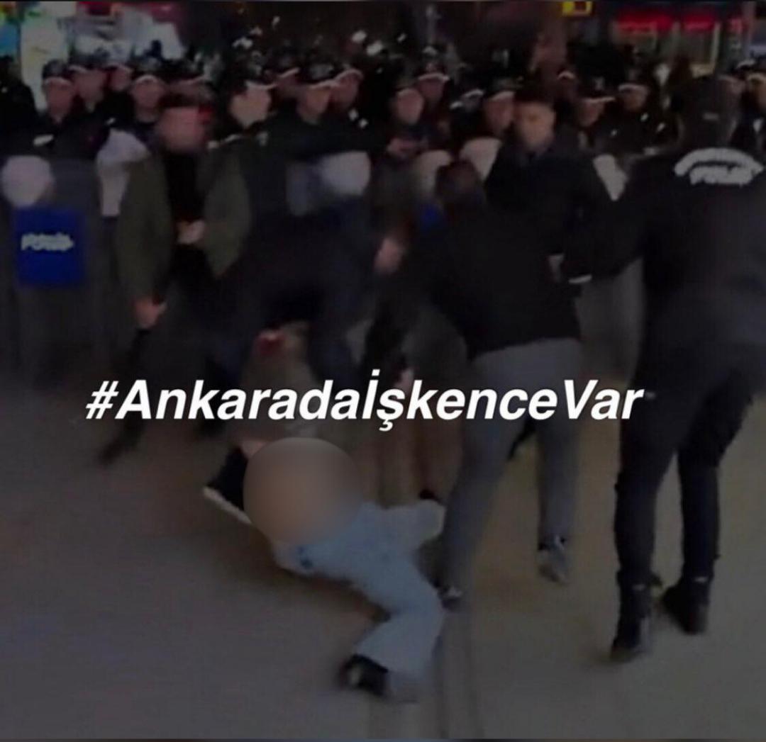 Haftalardır devam etmesine rağmen kulak tıkanan polis şiddeti, başkent sokaklarında herkesin gözleri önünde devam ediyor. 

Vatandaşları darp ederek cesurca suç işleyen kamu görevlileri, bir gün adalet önünde hesap verecekler.

İstibdada boyun eğmek yok!
#AnkaradaİşkenceVar