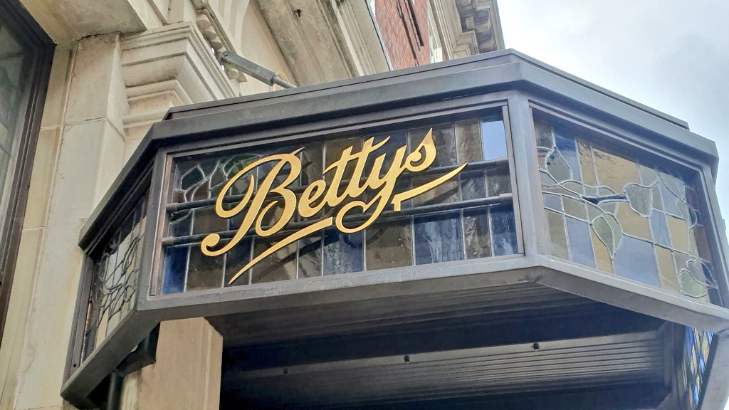 neilbuttery's tweet image. When in York...

@Bettys 
#fatrascal