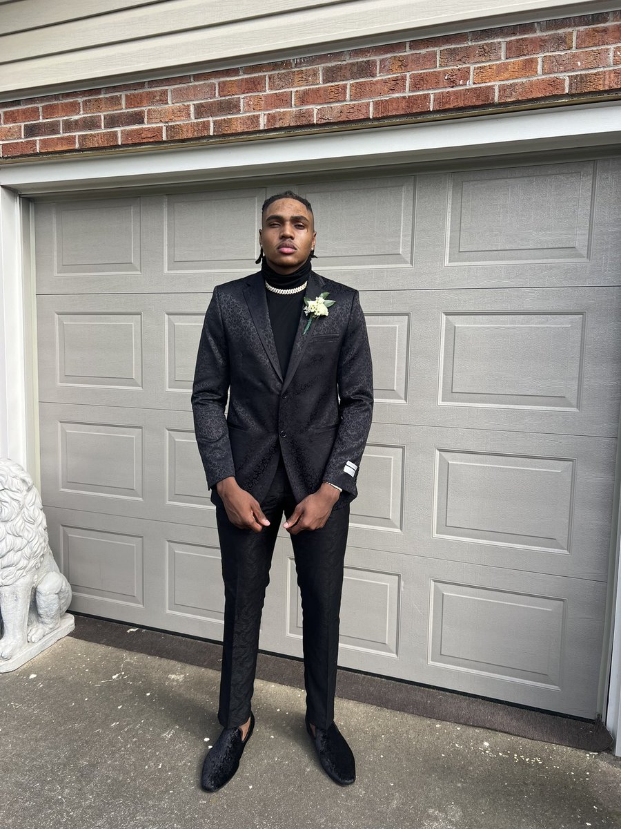 Kevin Phillips (@fishn_kev) on Twitter photo <a href="/Zythegoat15/">Zyon Ratchford</a> don’t be in them streets tonight! 😂 #SoFreshSoCkean Linebackers clean up good too!! ❤️ <a href="/Zythegoat15/">Zyon Ratchford</a> don’t be in them streets tonight! 😂 #SoFreshSoCkean Linebackers clean up good too!! ❤️