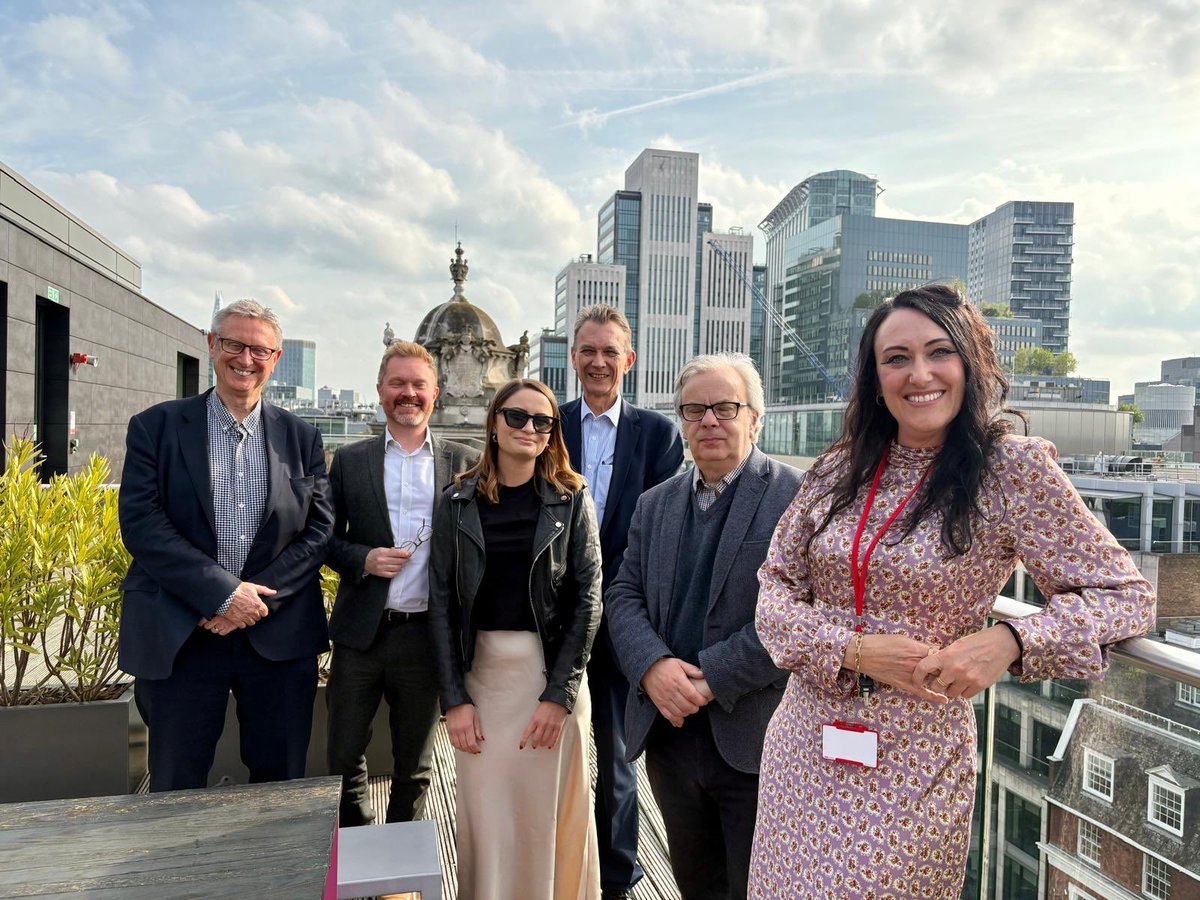 I look awkward AF… but for the past three years I’ve had the absolute privilege of editing and building <a href="/JohnRentoul/">John Rentoul</a>’s work – who today celebrated 30 years at <a href="/Independent/">The Independent</a>. What a legend 👏