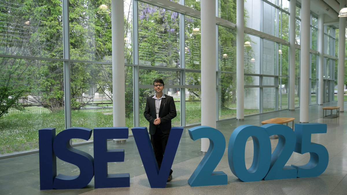 _Suman_Dutta's tweet image. First time at #ISEV2025 — a long-overdue moment.
I’ve been working on EVs since late 2011, and this is my first time attending the #ISEV meeting.
It’s a bit overwhelming, but also exciting to see how far the field has come. Grateful to be here and learning so much.