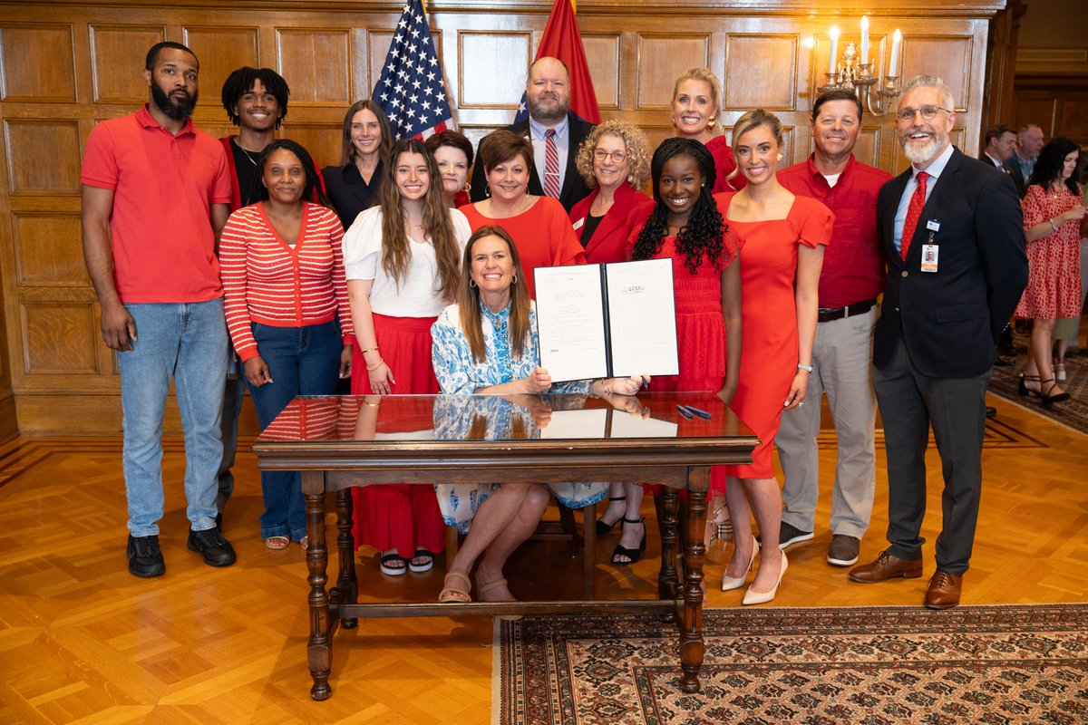 This week, Governor Sanders signed vital legislation ensuring every public school in Arkansas will have a Cardiac Emergency Response Plan (CERP) in place — a critical step toward protecting lives when seconds count. 🏫