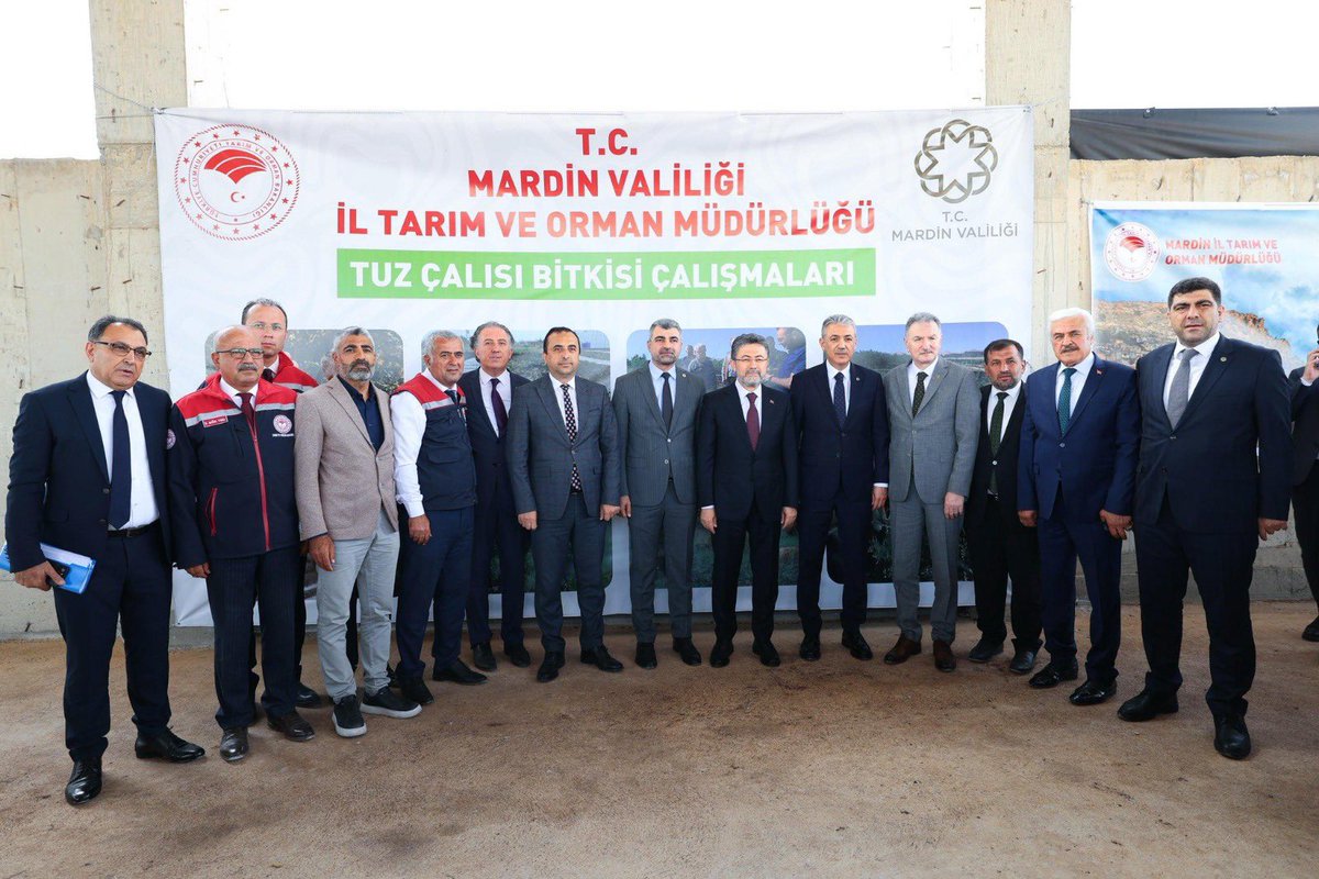 Dargeçit İlçe Tarım ve Orman Müdürlüğü (@dargecit_tarim) on Twitter photo Tarım ve Orman Bakanımız Sn. İbrahim YUMAKLI Mardin ilimize teşrif ederek İl Müdürlüğümüzü ve İl Müdürlüğümüze ait fidanlığı ziyarette bulundu.
<a href="/ibrahimyumakli/">İbrahim Yumaklı</a>
<a href="/tuncay_akkoyun/">Tuncay Akkoyun</a>
<a href="/menesipek/">Muhammed Enes İpek</a>
<a href="/TCTarim/">T.C. Tarım ve Orman Bakanlığı</a>
<a href="/MenduhDinler/">Menduh DİNLER</a>
<a href="/Mardiniltarim/">Mardin İl Tarım ve Orman Müdürlüğü</a> Tarım ve Orman Bakanımız Sn. İbrahim YUMAKLI Mardin ilimize teşrif ederek İl Müdürlüğümüzü ve İl Müdürlüğümüze ait fidanlığı ziyarette bulundu.
<a href="/ibrahimyumakli/">İbrahim Yumaklı</a>
<a href="/tuncay_akkoyun/">Tuncay Akkoyun</a>
<a href="/menesipek/">Muhammed Enes İpek</a>
<a href="/TCTarim/">T.C. Tarım ve Orman Bakanlığı</a>
<a href="/MenduhDinler/">Menduh DİNLER</a>
<a href="/Mardiniltarim/">Mardin İl Tarım ve Orman Müdürlüğü</a>