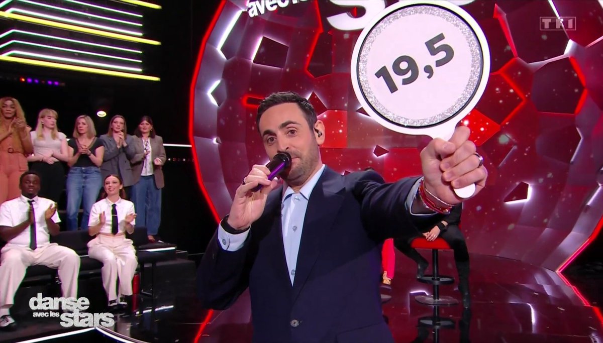 Il n'était pas présent sur le parquet pour danser mais il a performé et divertit pendant toutes ces semaines avec talent, humour, générosité et bienveillance.

Bravo <a href="/CamilleCombal/">Camille Combal</a> 👏🏻🤍

#DALS