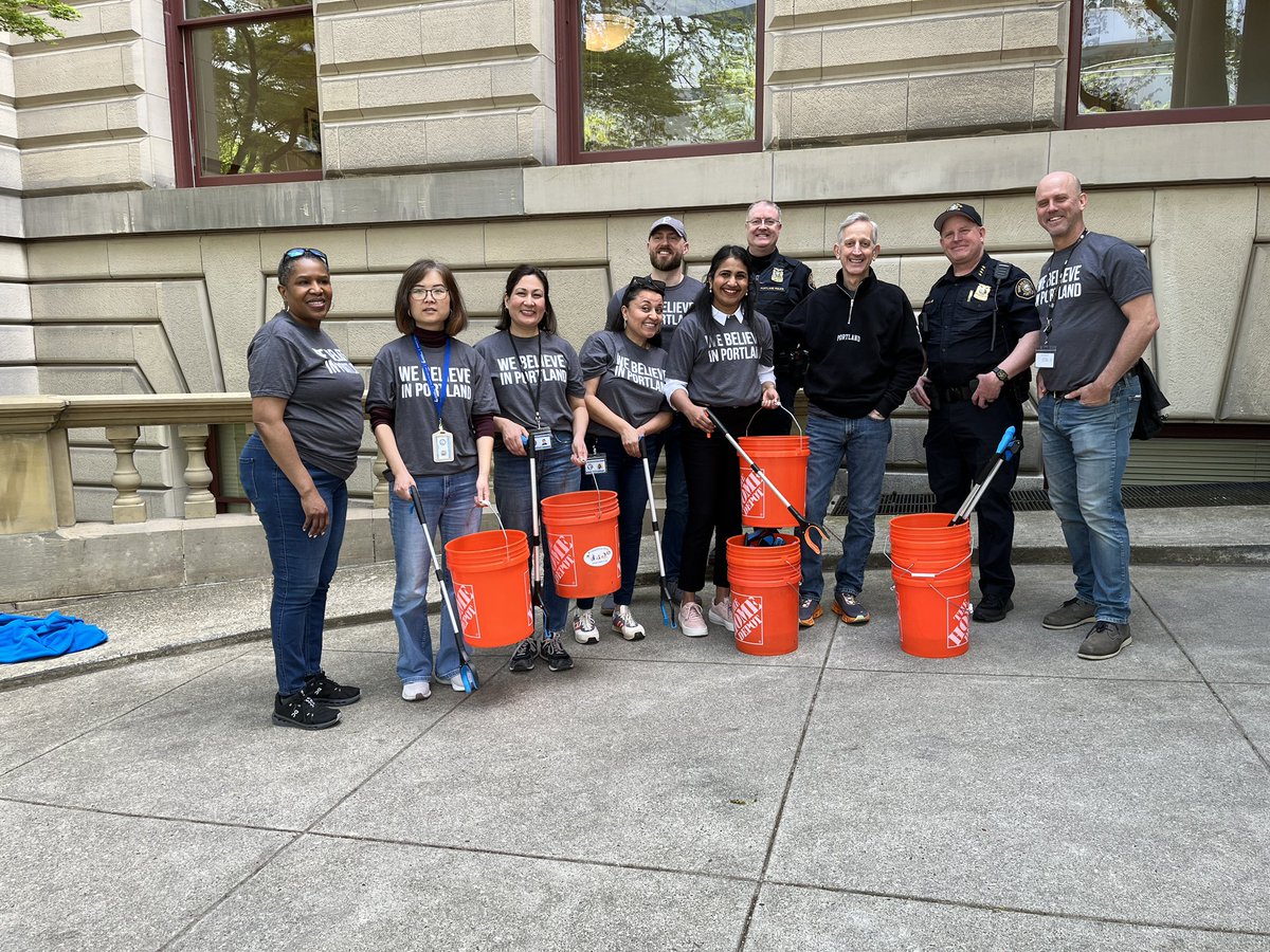 Had a great time joining the ‘We Believe in Portland’ event and cleaning up Downtown Portland on this sunny Friday!
