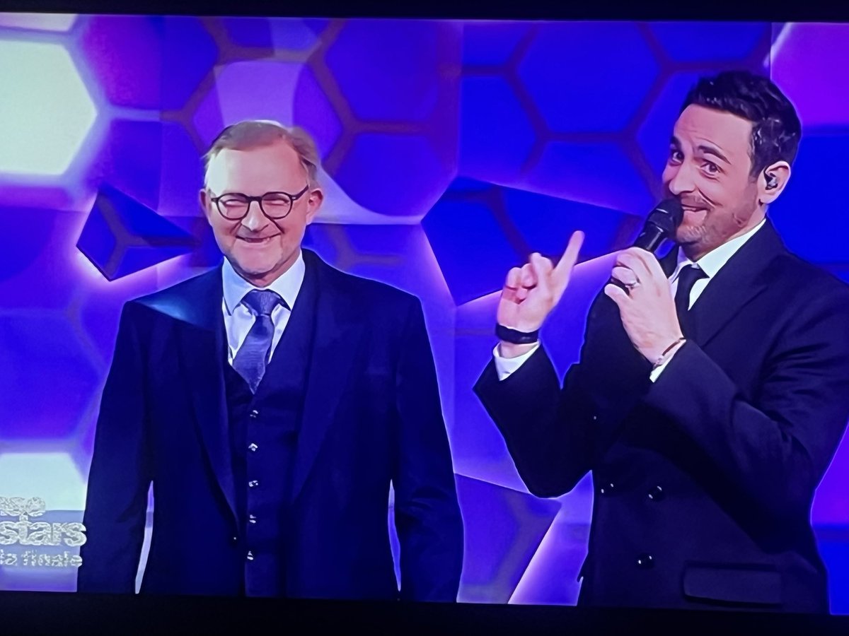 LCocoonut's tweet photo. À eux deux ils refont l’émission. #DALS https://t.co/ejK6d4UjVq