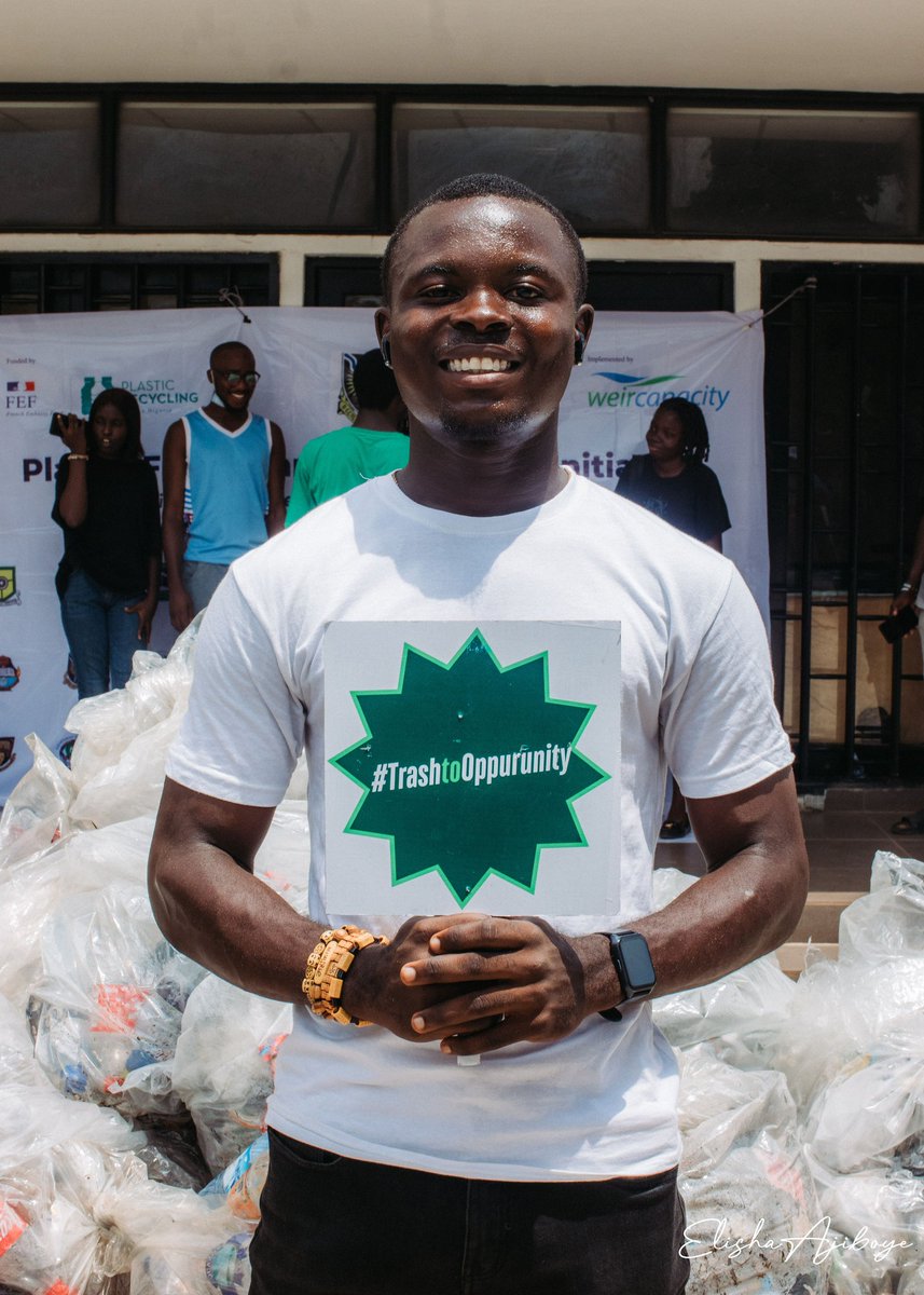 Adeseunadegoke1's tweet photo. I participated in the plastic-free campus awareness initiative held in UI today. We picked plastics from Trenchard hall to UI main gate, raising awareness about environmental sustainability.
#plasticfreecampus #getcreativewithplastic #wastetowealth #fefawarenesscampaign
#3Rs https://t.co/2s6iF7Bxet