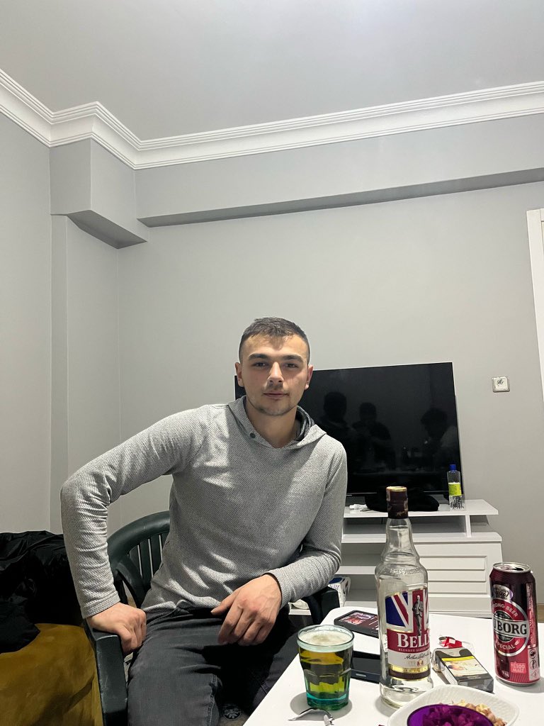 zaman seni bir fotoğraftan özür dilemek zorunda bıraksın..!