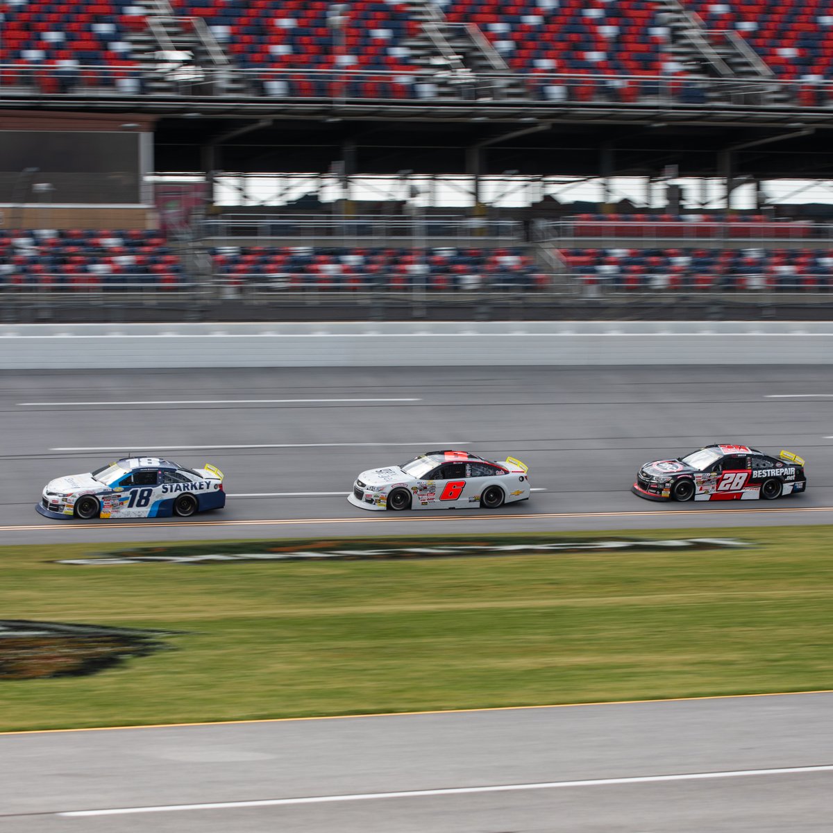 ARCA Menards Series (@arca_racing) on Twitter photo The starting lineup for tomorrow's #GeneralTire200 at <a href="/TALLADEGA/">Talladega Superspeedway</a> has been set by the rulebook!
Take a look: arcaracing.com/2025/04/25/sta… The starting lineup for tomorrow's #GeneralTire200 at <a href="/TALLADEGA/">Talladega Superspeedway</a> has been set by the rulebook!
Take a look: arcaracing.com/2025/04/25/sta…